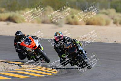 media/Oct-08-2022-SoCal Trackdays (Sat) [[1fc3beec89]]/Turn 10 (945am)/